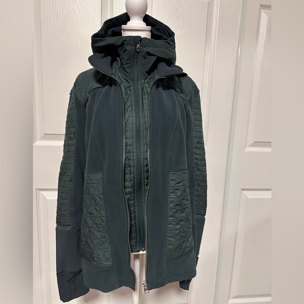 Lululemon Fleecy Keen II Jacket in Fuel Green color, Silver Zippers , size 12 - Picture 4 of 13